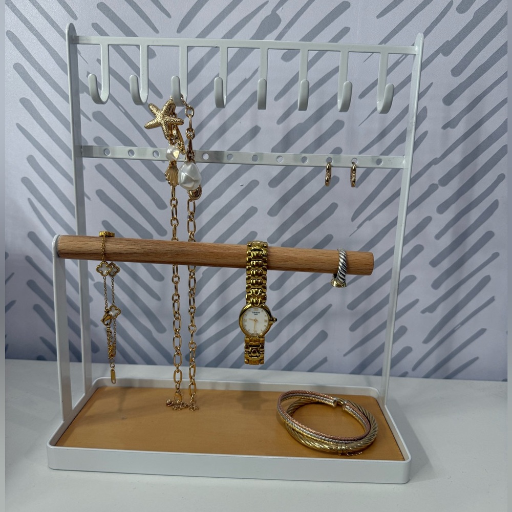 Jewelry holder